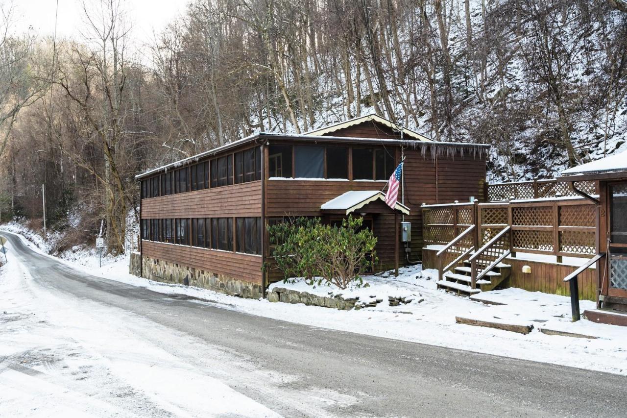 River Front Resort Elkins Esterno foto